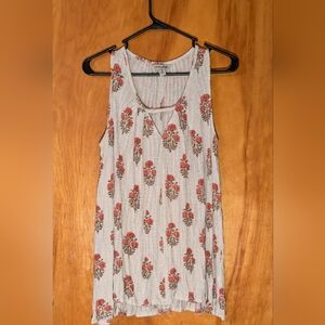 Lucky Brand floral sleeveless keyhole blouse M